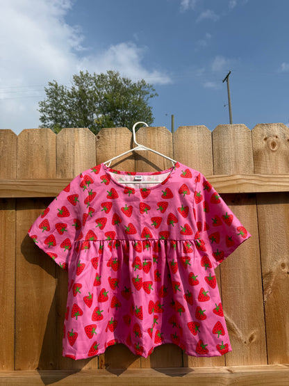 Ronnie Top in Strawberry Hearts