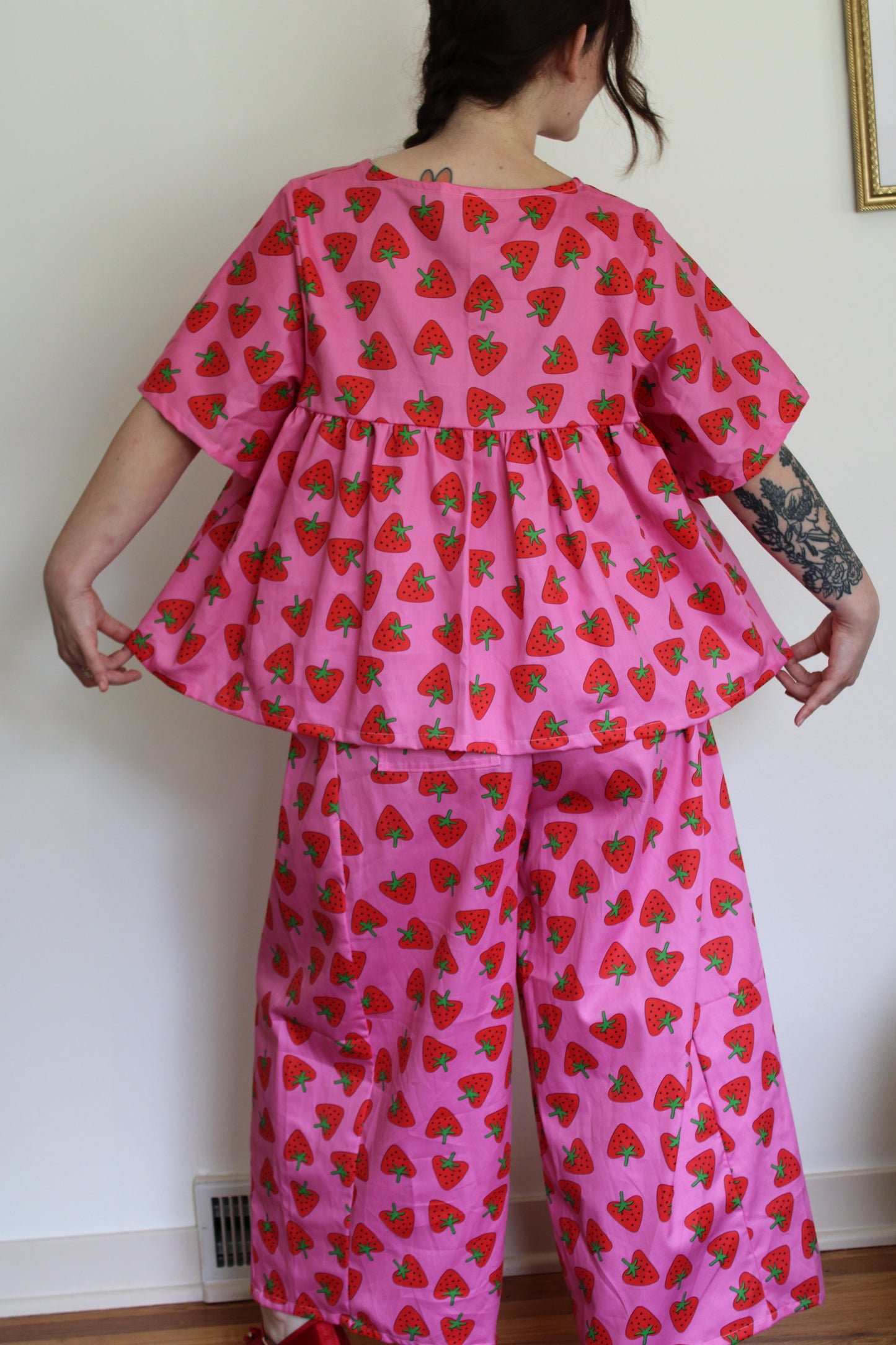 Ronnie Top in Strawberry Hearts