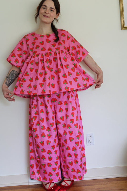 Marnie Pants in Strawberry Hearts