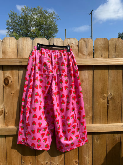 Marnie Pants in Strawberry Hearts